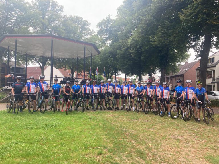 Besuch der Rennradfreunde vom VfL Weiße Elf Nordhorn