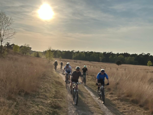 Maasduinen_Gruppe_Fahren